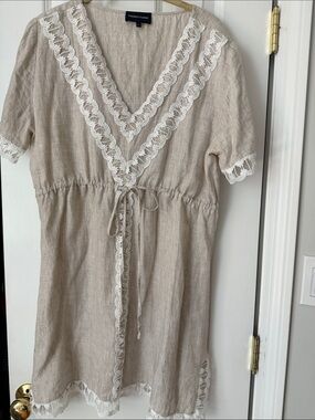 French Curve taupe Linen Lace-Trim Dress